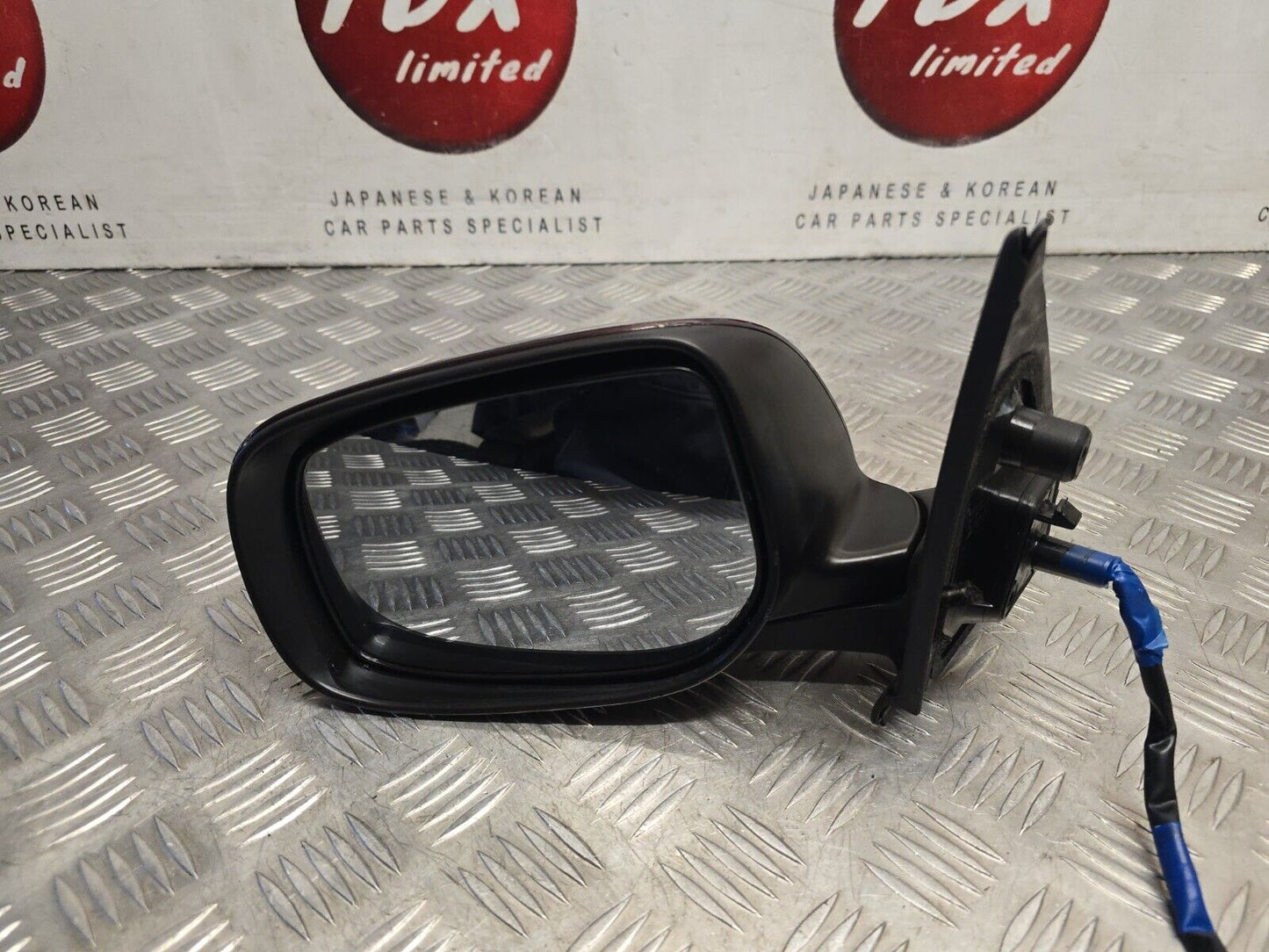 TOYOTA URBAN CRUISER 2009-2013 GENUINE PASSENGERS SIDE POWER FOLD WING MIRROR