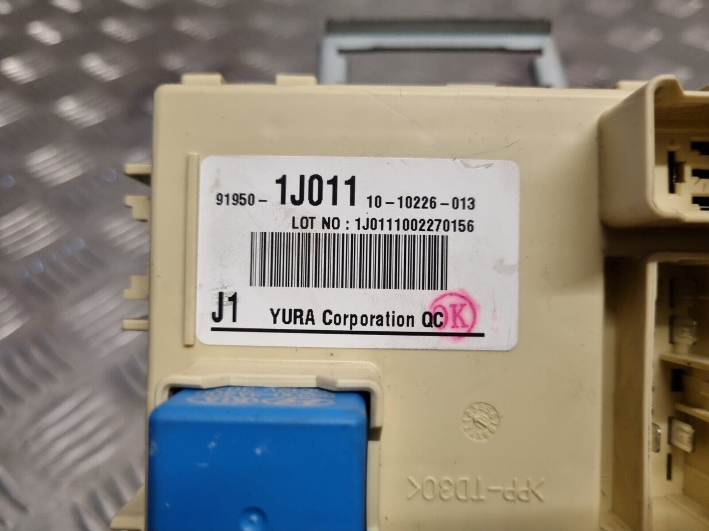 KIA VENGA (YN) 2010-2015 1.4 CRDI DIESEL GENUINE FUSE RELAY BOX 91950-1J011