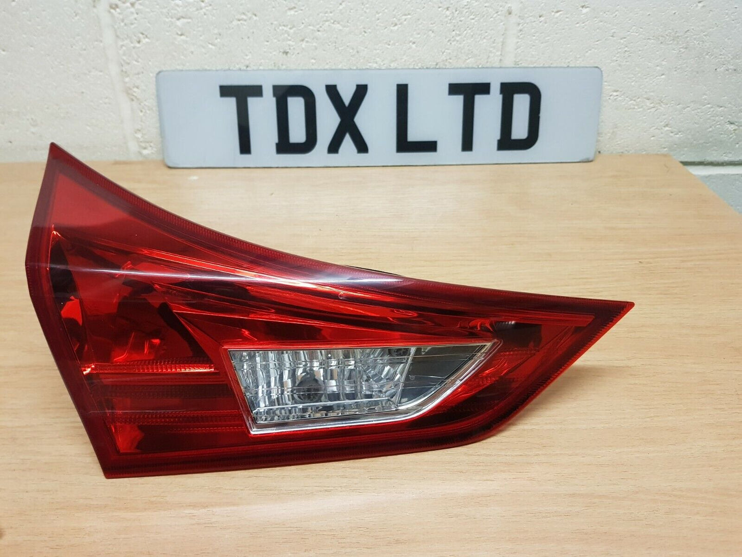 Toyota Auris Hatchback Genuine Passengers Rear Inner Tailgate Light 2013-2015